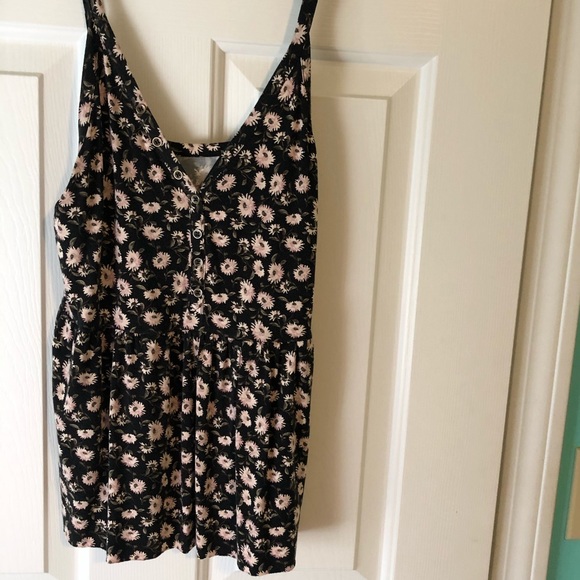 American Eagle Outfitters Tops - American Eagle soft&sexy Floral Tank Top (medium)